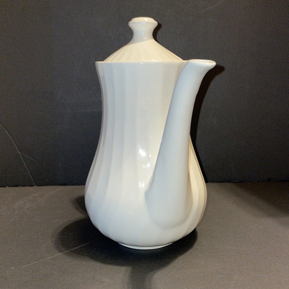 W Aynsley & Co Ltd White Swirl Coffee Pot 9” Ironstone Staffordshire England - Picture 3 of 9